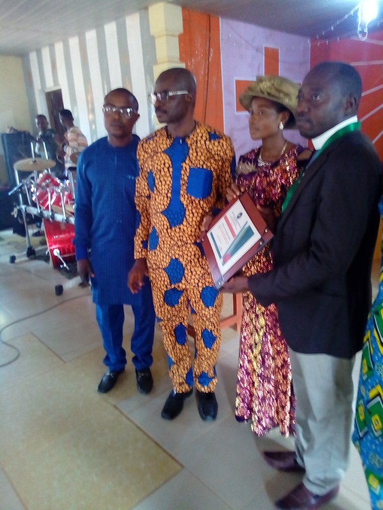 Presentation of ACJ prestigious Merit Award of Accomplished Corporate Christian Leadership Award (ACCLA) was conferred to His Eminence, Bishop (Dr ) Idowu Adeleke, General Overseer of Divine Wonders Evangelical Ministry INC, Ikorodu, Lagos.