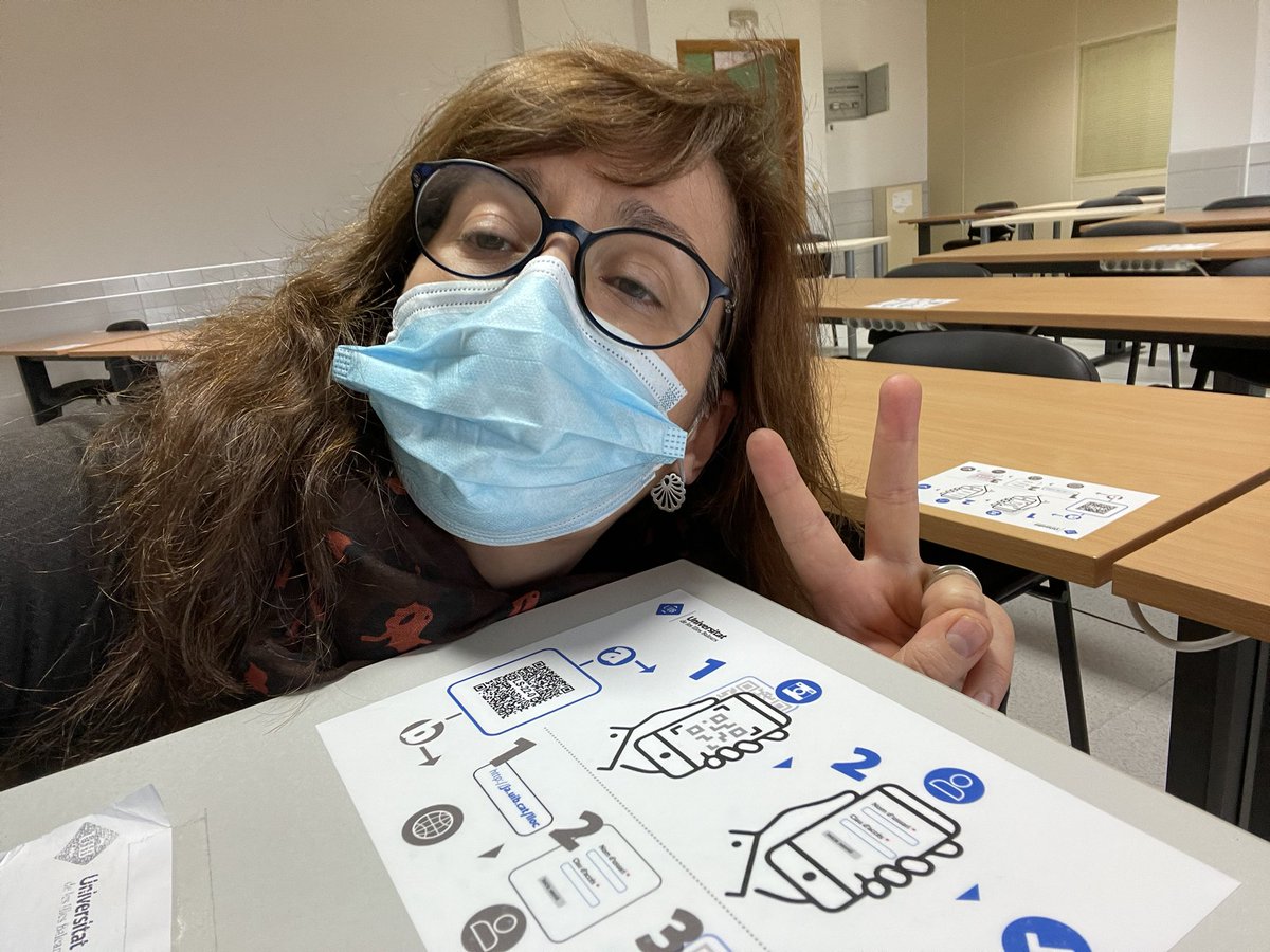 ErasmusTurisUIB's tweet photo. Celebrando que a 9 1/2 semanas de iniciar el curso, los QR han llegado al ayla más alejada del rectorado. https://t.co/d7fhl5zD27