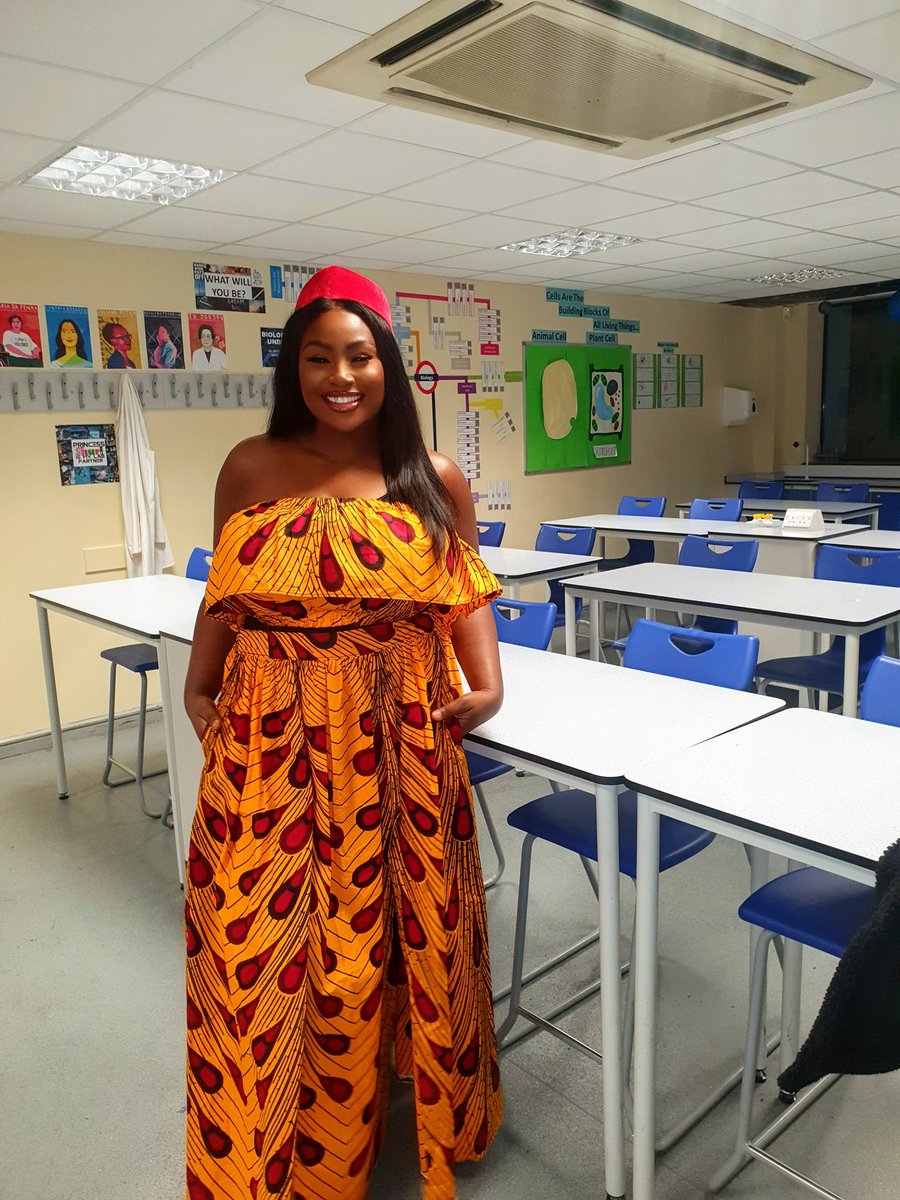 Ms_A_Educator's tweet photo. It ws Mufti Day (Own Clothes Day) in my school on Friday!
&amp; I decided 2 bring a bit of Culture 2 the classroom! All the students absolutely loved it!
It ws cool educating younger ppl who dnt look like me &amp; inspiring younger ppl who do!
Teaching Chemistry in Ankara. Loved it lol👩🏿‍🏫 https://t.co/OhpIf7jIMx