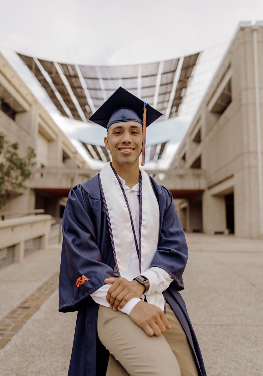 joeanguianoo's tweet image. Truly thought this day would never come, but we did it! 💯 #FirstGenGraduate