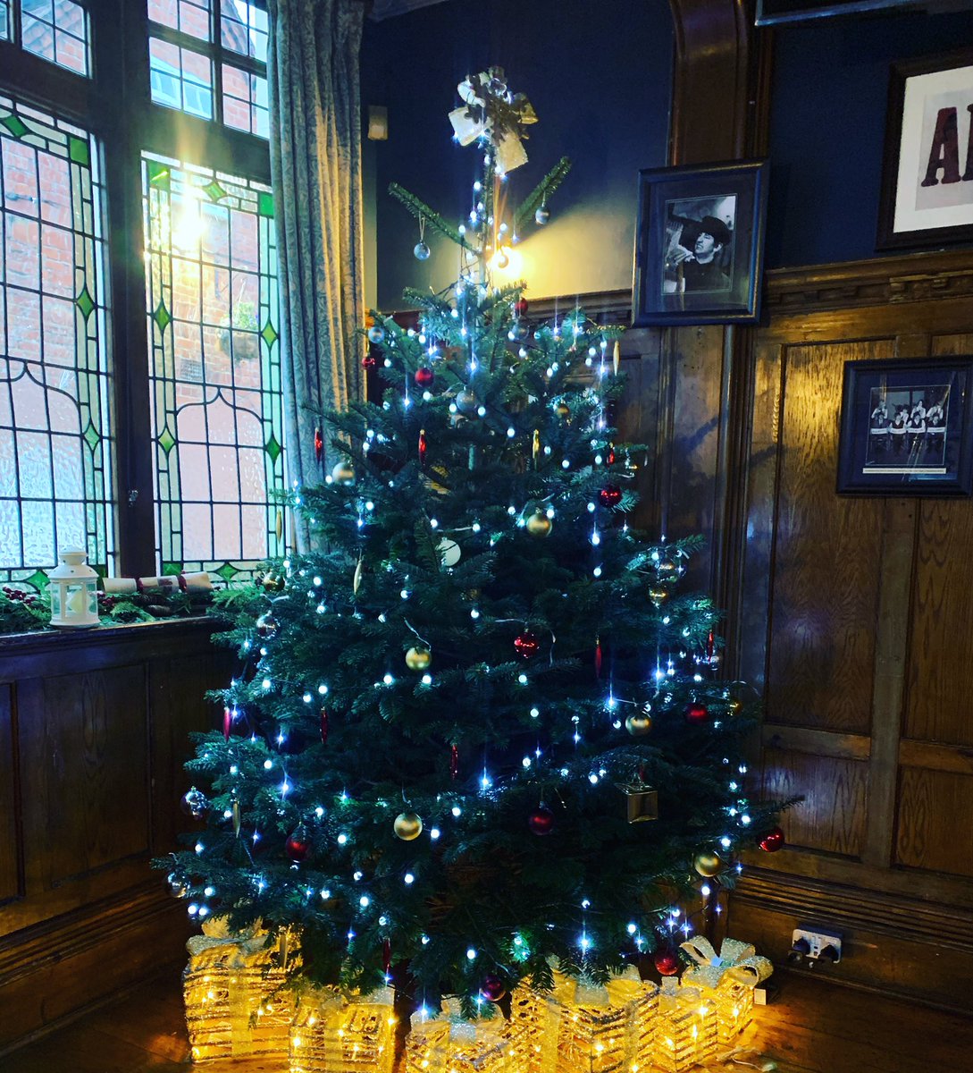 TurksHeadTW1's tweet photo. Sad news today for all of us. We will be closing tomorrow night at last orders. Thank you to everyone for your love and support. 

However we need your help - we don’t want to see this beauty go to waste. It’s a real, healthy Xmas tree that looks amazing. https://t.co/5frfYhY3H5