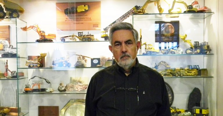 WEC_Chile's tweet photo. Expresamos nuestras más sentidas condolencias por el fallecimiento de Ricardo Cortés Donoso, fundador del Grupo Editorial #Editec, en especial a su familia, cercanos y colaboradores de @r_electricidad y @mineriachilena, quienes nos apoyan contantemente.
https://t.co/pcDeyFKAw6 https://t.co/v0JdzURxyj