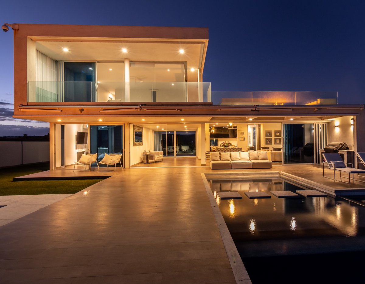 TheCaboChannel's tweet photo. New album out and it's Villa Cielo Mar, beachfront on the East Cape. Listed by @cabodawnpier @snellrealestate - MLS  20-3053. Photo Album - https://t.co/Db0JuMwFPE https://t.co/04GEiU7EAH