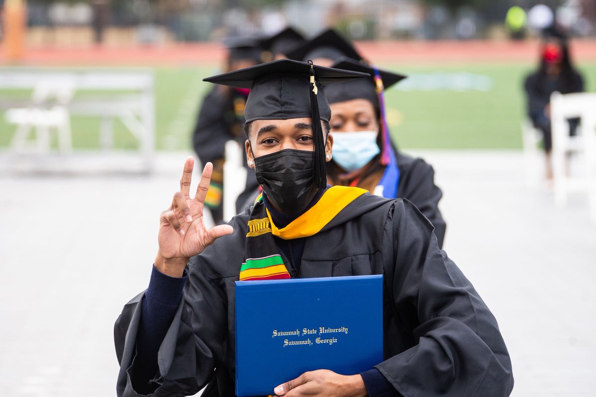 savannahstate's tweet photo. To the resilience, courage, and prestige of the Spring 2020 class.

You did it! 

You can get anywhere from here🧡💙
#SavannahState #SSU #GoTigers #SavState20 https://t.co/r63LzVCg4t