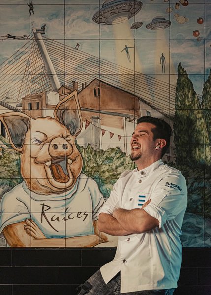 #ultimahora 💙🤍💙 Enhorabuena <a href="/carlosmchef3/">Carlos Maldonado</a>!!! Has llevado #talaveradelareina a lo más alto con tu 1  ⭐️ Estrella Michelin 👏🏻👏🏻👏🏻

#talaveradelareina 
#lovetalavera 
#estrellamichelin