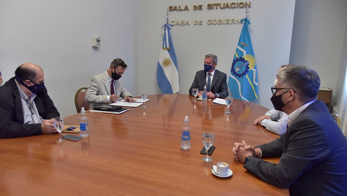 Chubut en Línea - Noticias
Arcioni firmó convenio para el ordenamiento territorial de Puerto Pirámides chubutenlinea.com/noticias/arcio…