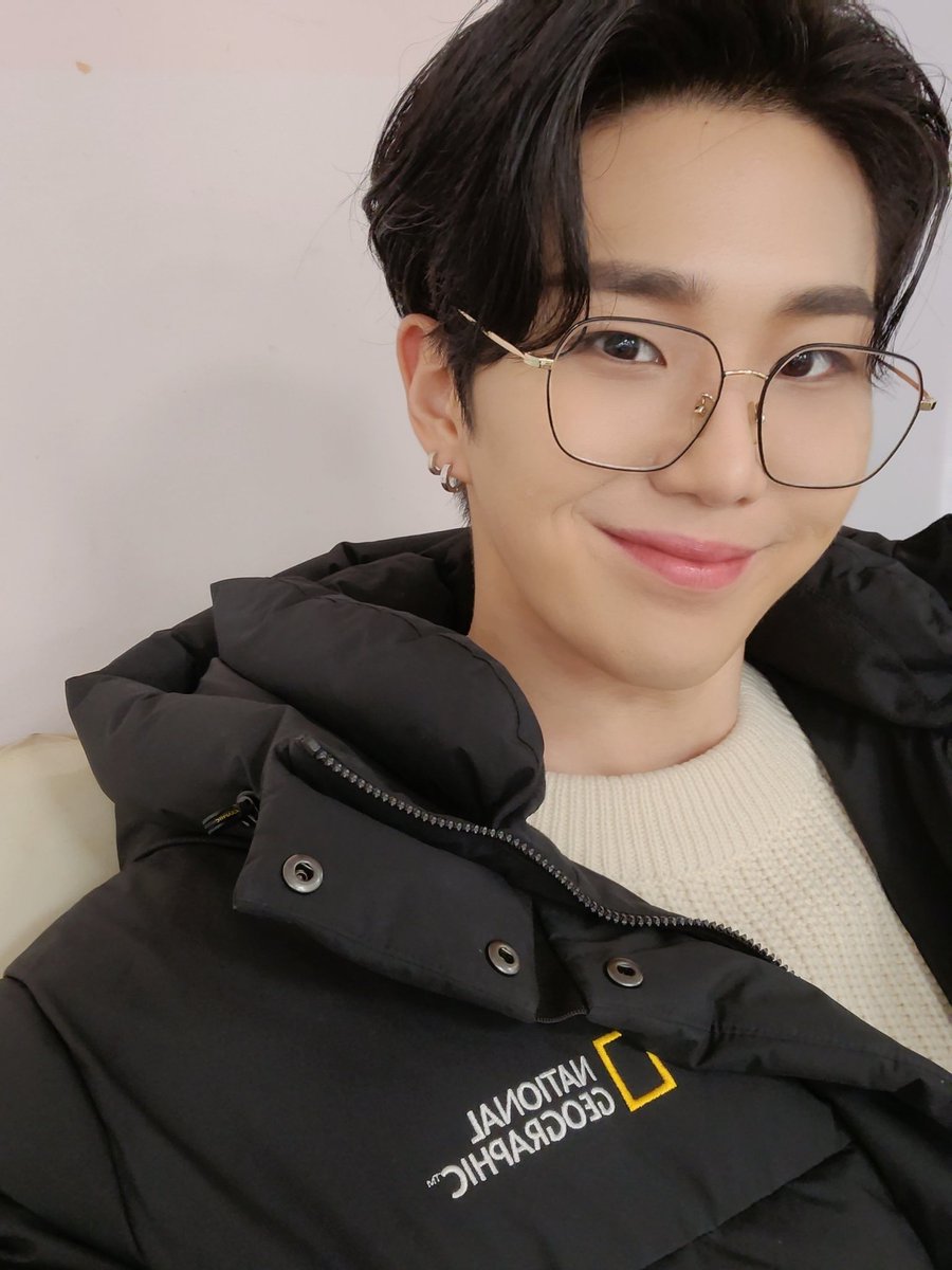 GreatGuys_BR's tweet photo. [🐤] 14122020

TRANS: '(#Hwalchan #GreatGuys #Geace) Aqui está tão frio agora... Todos devem se manter aquecidos para não se resfriarem!! Ü ♥︎ ' https://t.co/PfALDqL47i