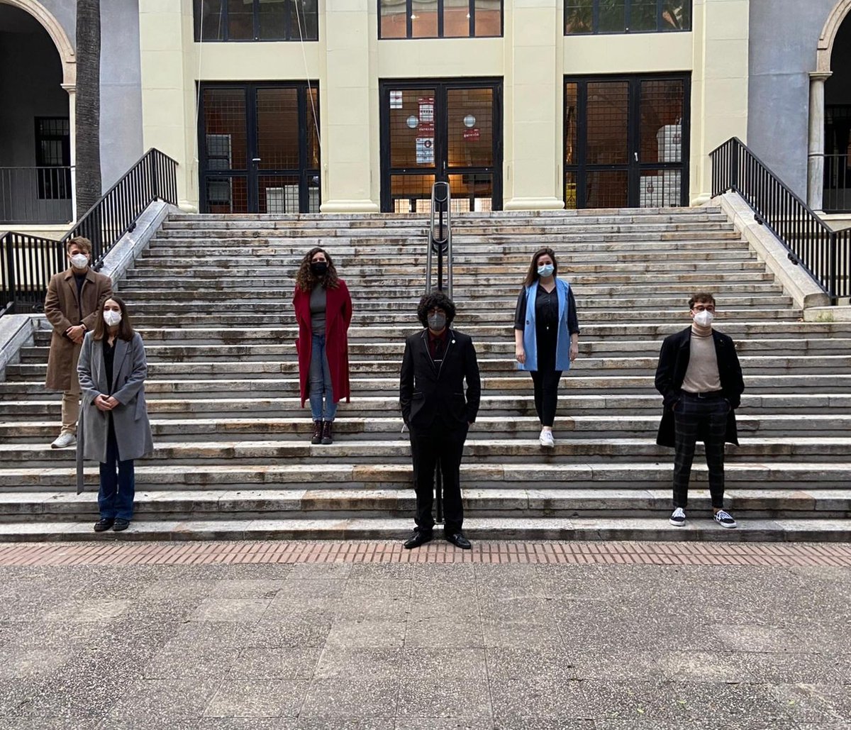 amalconesae's tweet photo. Hoy se ha aprobado por mayoría absoluta mi candidatura a la Presidencia del CEUM.
Hacer Universidad conlleva cuidar y defender a la UMU, pero sobre todo a sus estudiantes y representantes.
Queda mucho por hacer, pero tengo un gran equipo, y recojo un muy buen relevo. https://t.co/PTVhudDikY
