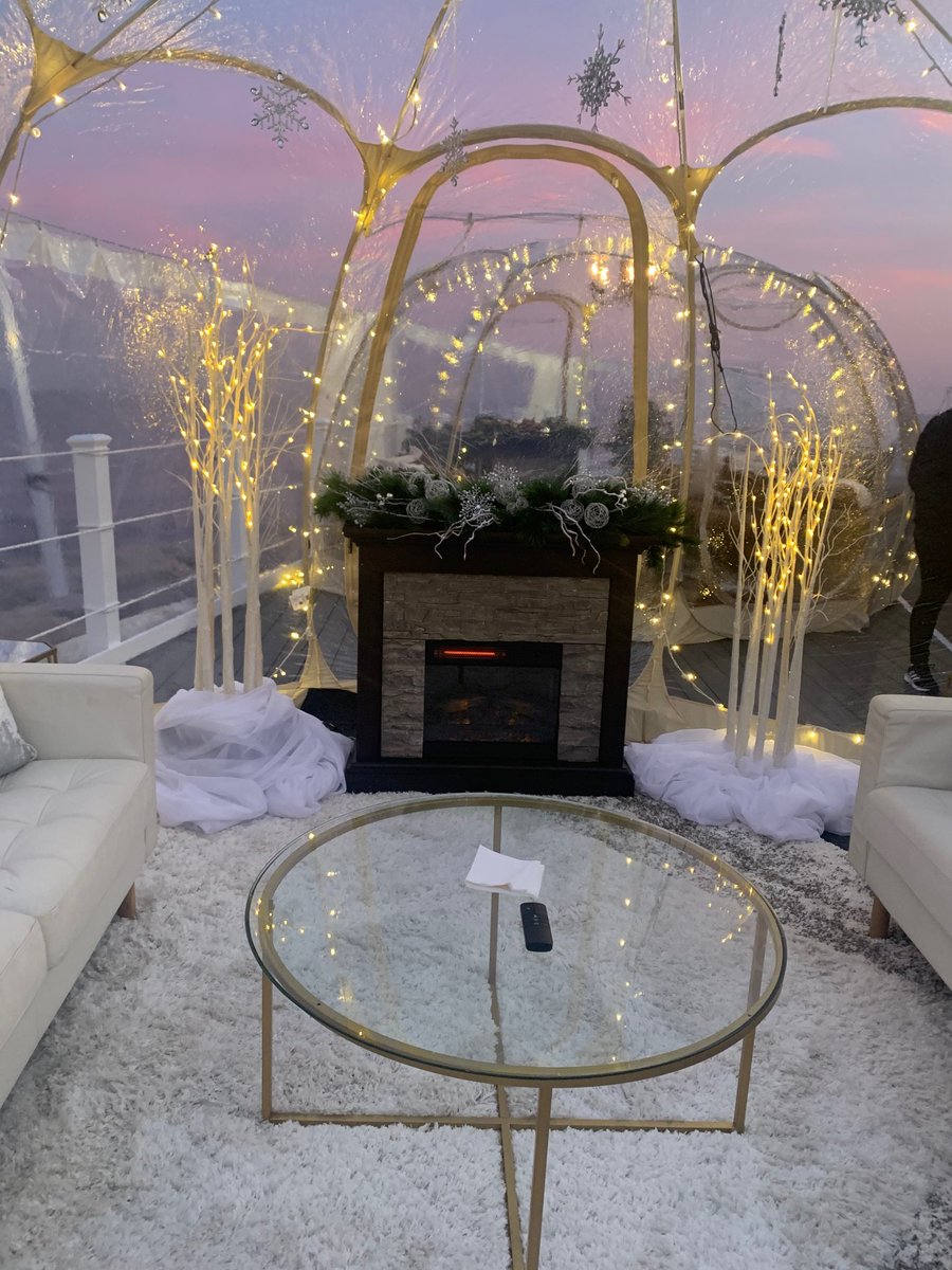 SouthCountyRI's tweet photo. The @Coastguardhouse takes outdoor dining to a new level!  Reservations required.
#southcountyri #lovewhereyoulive https://t.co/RmIodDc6sR