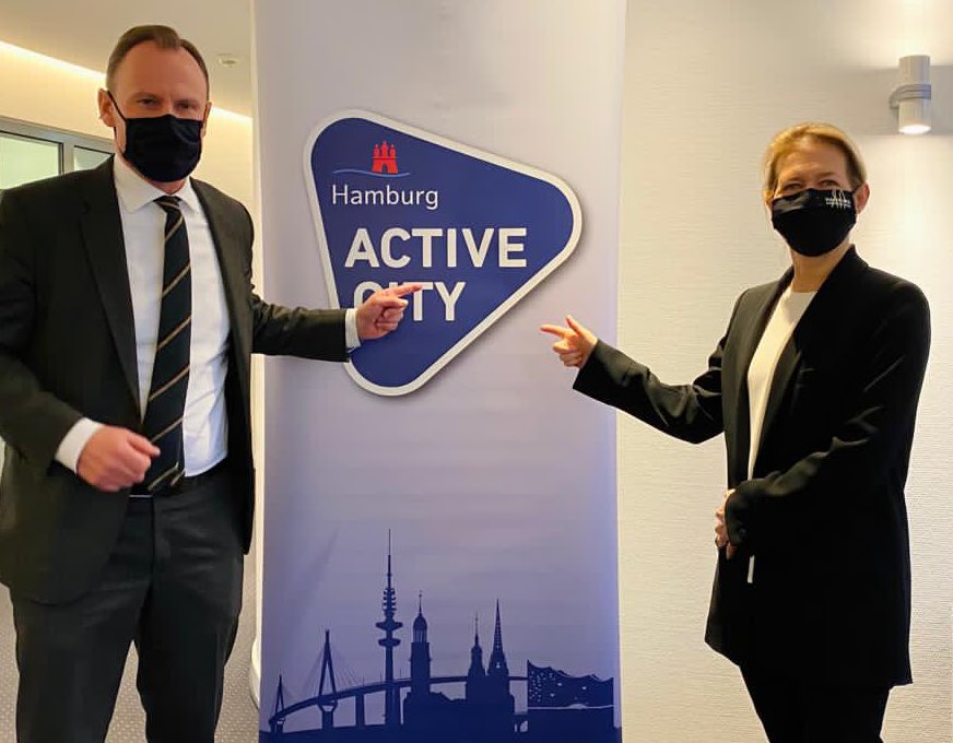 Andy Grote (@andygrote) on Twitter photo In einem für die <a href="/HH_Active_City/">Hamburg Active City</a> harten Jahr setzte sie mit <a href="/hamburgopen/">MSC Ladies Hamburg Open 〽️</a> ein sichtbares + optimistisches Zeichen für den Sport und sorgte für eines der leider viel zu wenigen Highlights im Sportjahr 2020: Glückwunsch Sandra Reichel für diesen Mut, diese Power! #hamburgerdesjahres In einem für die <a href="/HH_Active_City/">Hamburg Active City</a> harten Jahr setzte sie mit <a href="/hamburgopen/">MSC Ladies Hamburg Open 〽️</a> ein sichtbares + optimistisches Zeichen für den Sport und sorgte für eines der leider viel zu wenigen Highlights im Sportjahr 2020: Glückwunsch Sandra Reichel für diesen Mut, diese Power! #hamburgerdesjahres