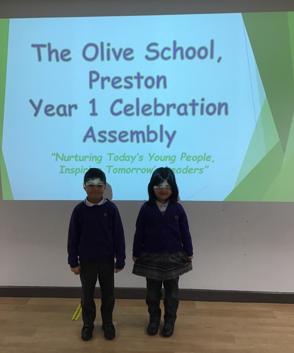 olive__preston's tweet photo. Year 1 end of term celebration assembly! Well done to our Superstars! #Celebrations #AchievementAwards #AttendanceAwards #BehaviourAwards #BronzeAwards #Ambition #WeAreSTAR https://t.co/FnBQCO04JH