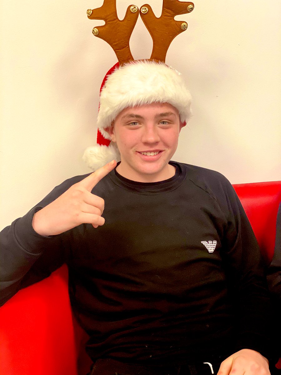 futurepathways_'s tweet image. Enjoying Christmas festivities at Future Pathways this week. Our fantastic catering group made Christmas Dinner for everyone today, well done team. You’re all amazing! 🎄