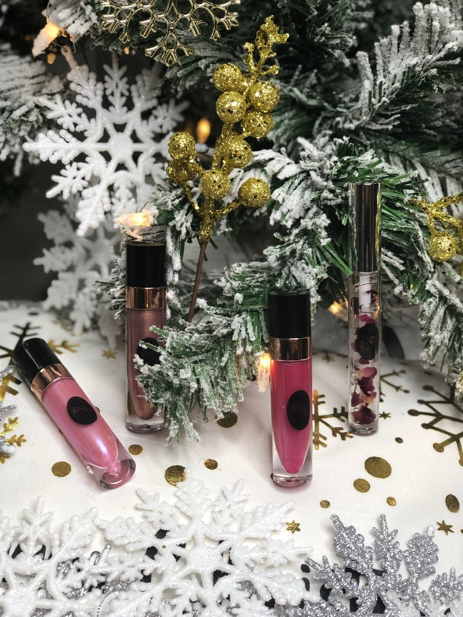 BnsCollection's tweet image. Our WinterGloss Special includes any 2 of our lipglosses for only $16.50 
bnscollection.myshopify.com
#lipgloss #smallbusinessowner #BlackBusiness #beauty #ChristmasGiftIdeas