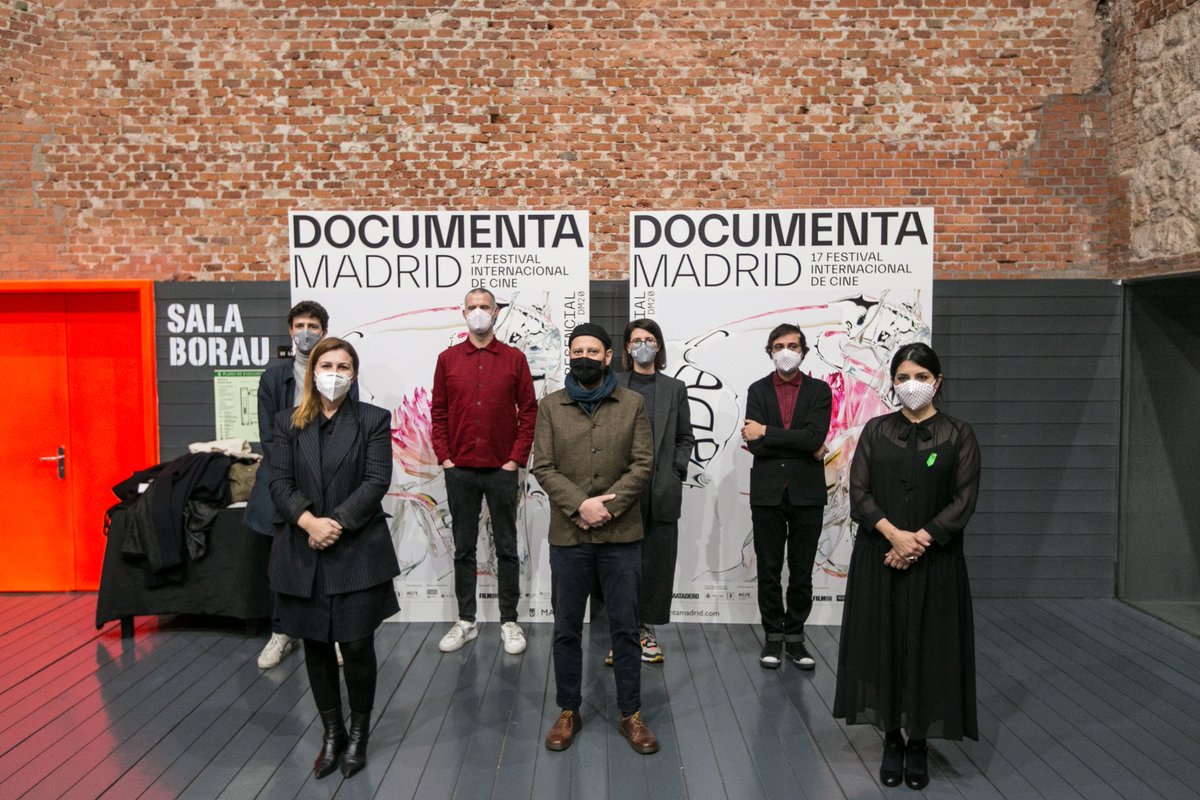 DocumentaMadrid's tweet photo. Anoche tuvo lugar la gala de "no-clausura" de #Documenta2020, ¡pero el festival continúa en @Filmin hasta el día 20 de diciembre y en @Filmoteca_es hasta el 23!
Lukasz Michalak / Estudio Perplejo 👉🏽https://t.co/ylrNU0Th7p https://t.co/91WoLVFT16