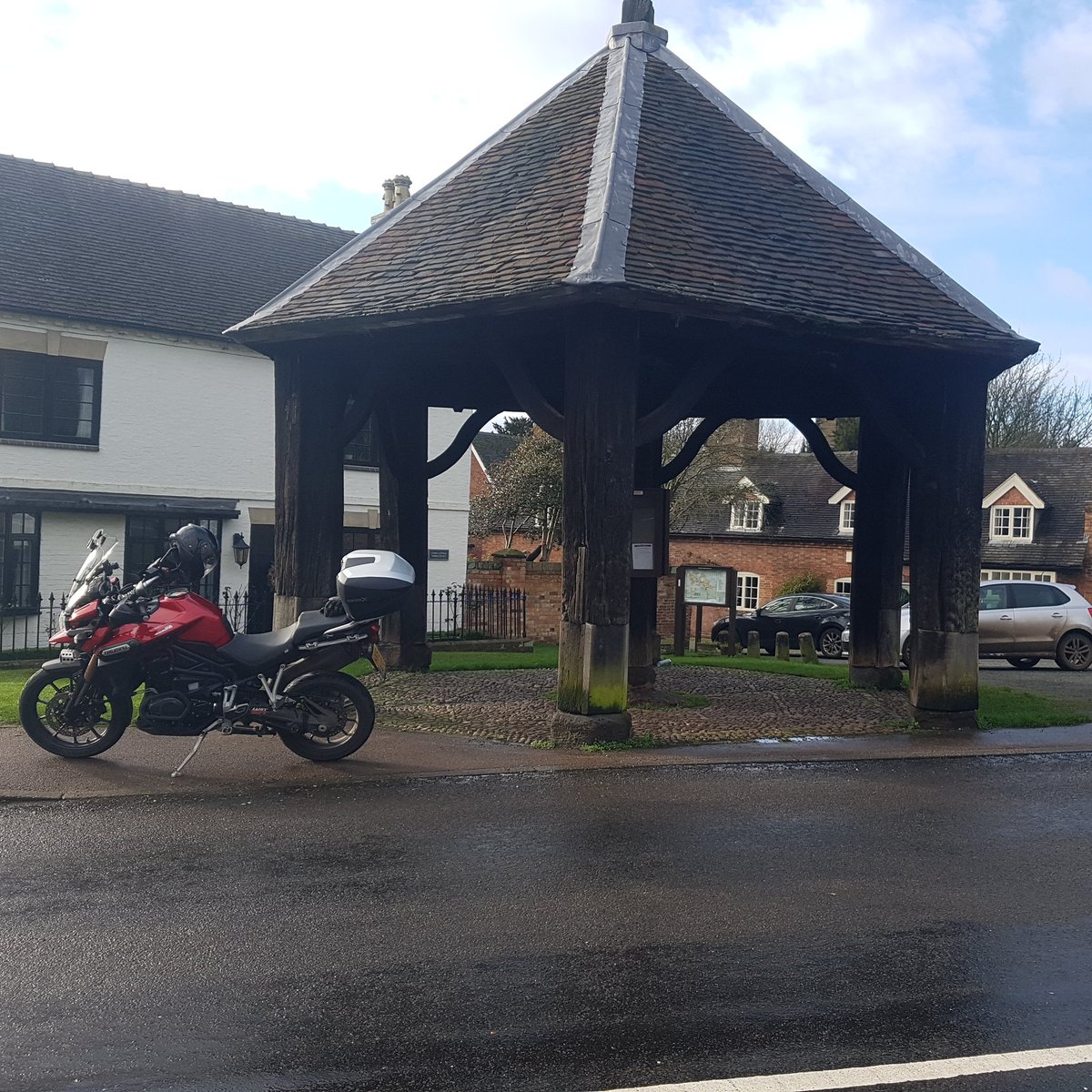Rigsville's tweet photo. Great ride out to clear the head. #triumphtiger1200 #triumph #triumphexplorer https://t.co/mBI6h19pTh