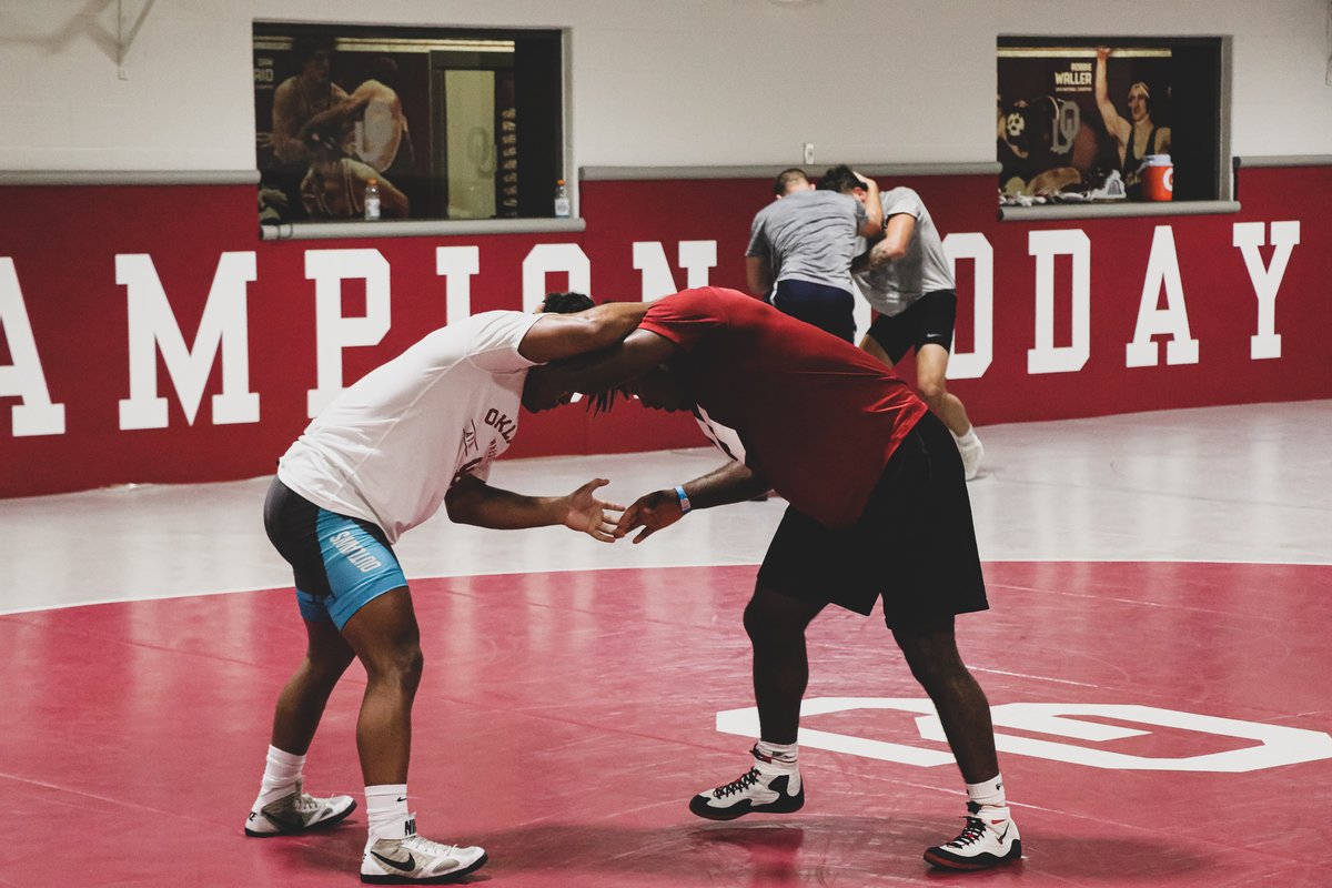 OU_Wrestling's tweet photo. Wrestle like a 𝙘𝙝𝙖𝙢𝙥𝙞𝙤𝙣 today so that you can become a champion tomorrow.  

#Sooners | #TheRise https://t.co/Cc7ZlK2V00