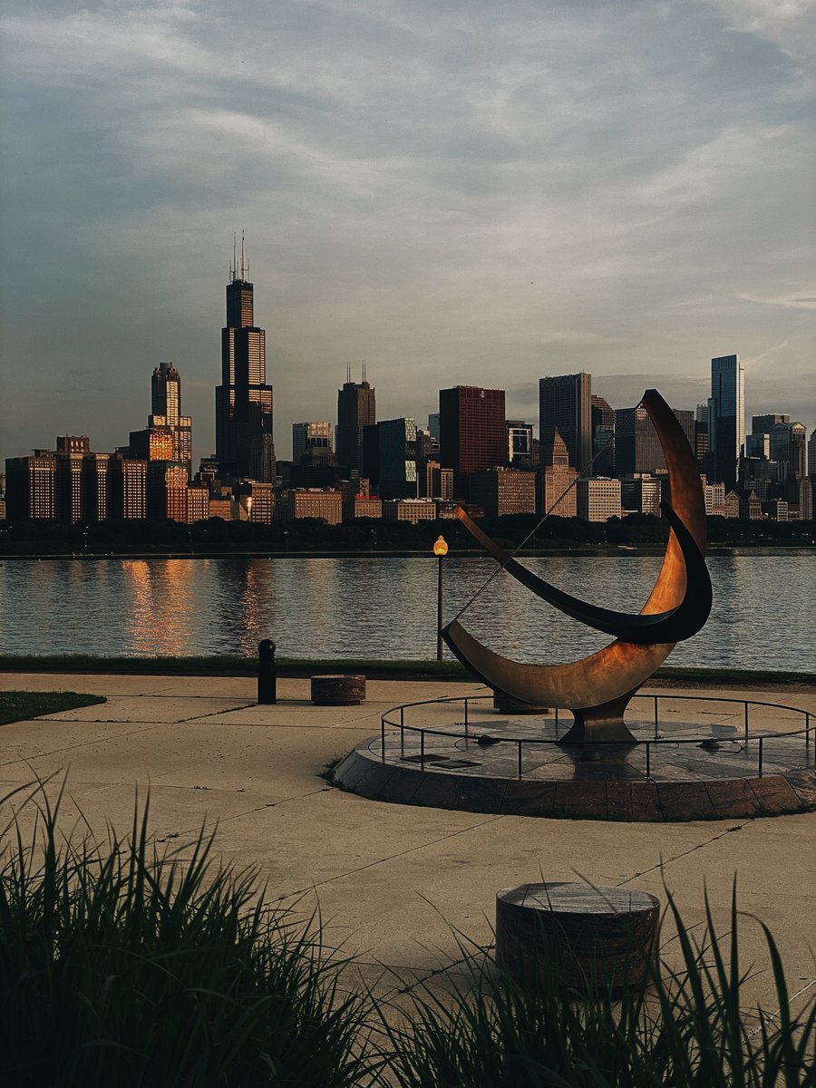 AdlerPlanet's tweet photo. 😍 For over 4,700 weeks now we've sat on Chicago's gorgeous lakeshore—still can't get over the view. 💛 During this season of giving, help us raise $50K before the end of the year! We're so close to hitting our goal: https://t.co/PUJ2e1cywP

#AdlerFanFeature [ 📷: oceansidej ] https://t.co/4hXhIkMpn6