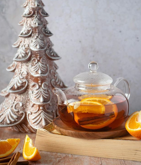 TeaTimeMag's tweet photo. Savoring a warming cup of tea on a cold winter's day is a sure way to cure your Monday blues. We'd love to join @teatimebaker this afternoon to share some of her delicious gingerbread tea. What refreshing blend or brew are you sipping today? https://t.co/99h6HEBtkd