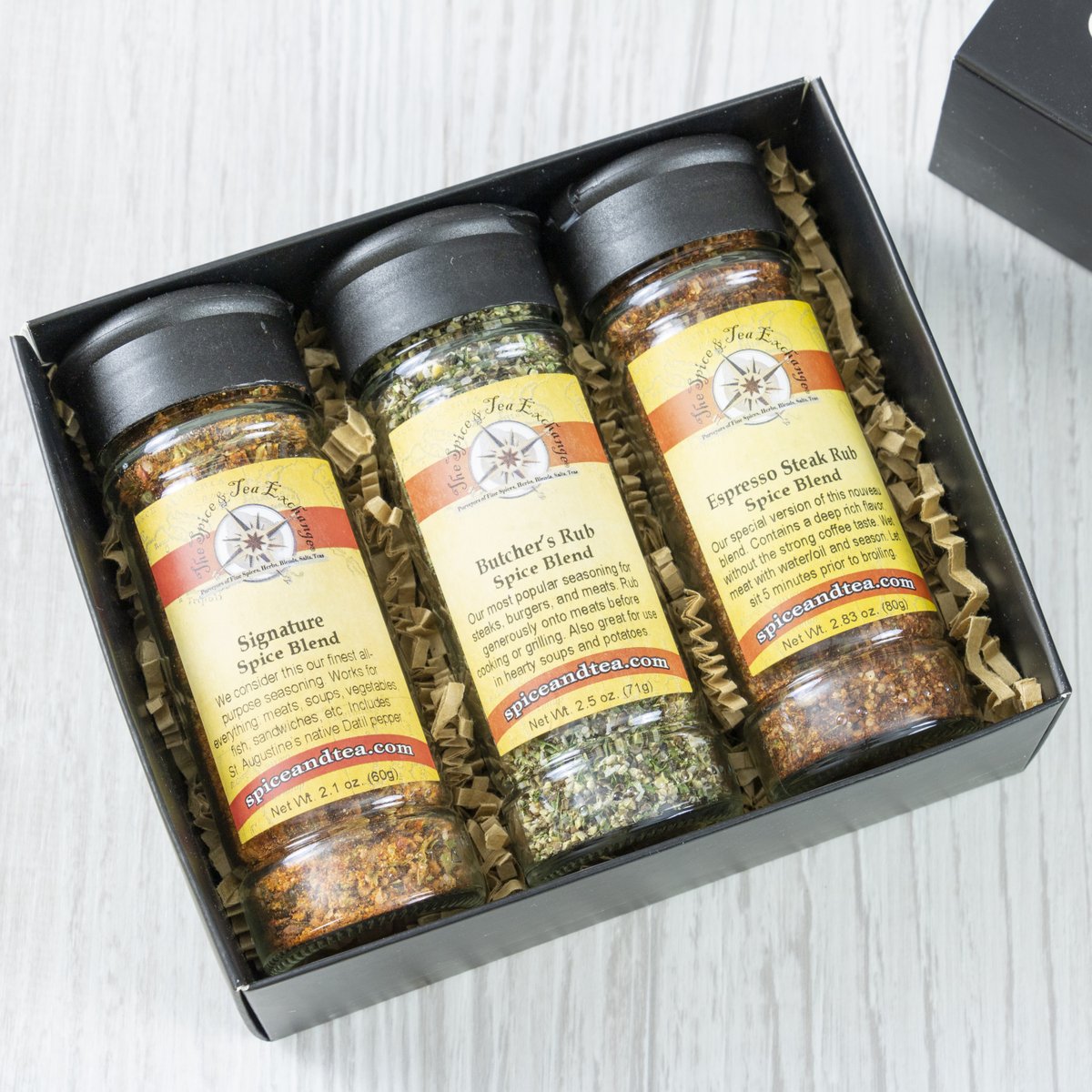 TsteNaples's tweet photo. Santa Clause is coming to town... and our Last Minute Gifting offers are here to help you check off those lists and deck your halls 🎄🛍🎁 #spiceandteanaples https://t.co/t7smKsbwGZ