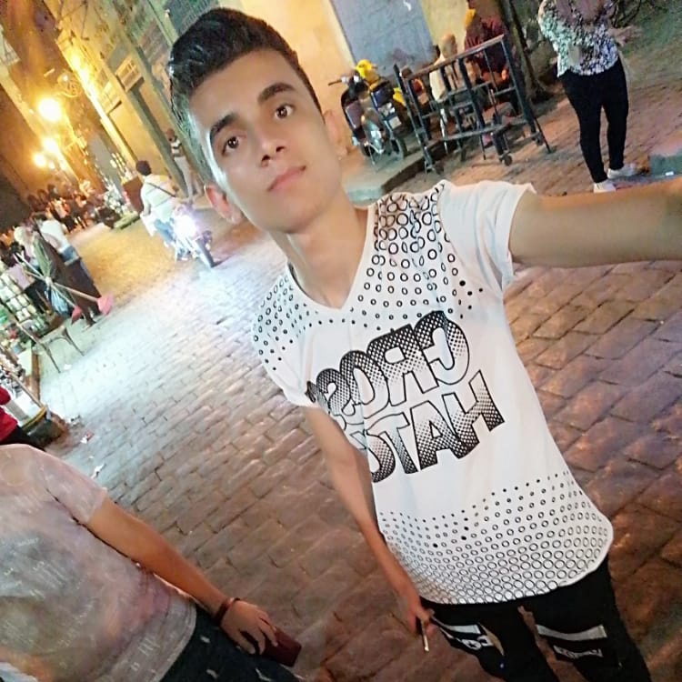 Avatar29632335's tweet photo. #صورة_ملف_شخصي_جديدة ايها الماضي لا تغيرنا مهما ابتعدنا عنك https://t.co/ssQqCw3Rl1
