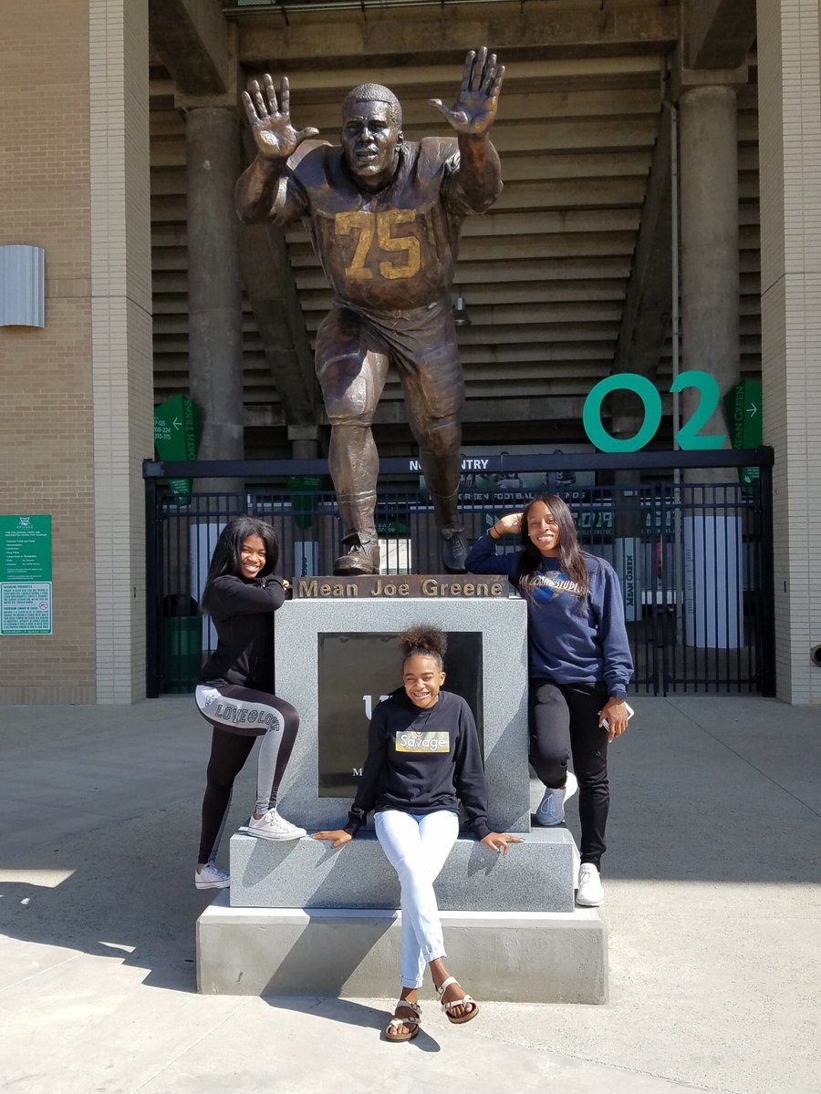 IssaLai03's tweet photo. I’m an eagle ☝🏽🦅💚#UNT https://t.co/XCW2MkUKQM