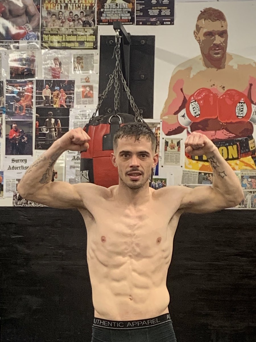 We are really ready last session before the defence of super flyweight southern area title Ricky is in the best shape of his life ) team little have all played there part to bring him to such peak condition 
Live on Hennesey sports channel 5. 18th December
