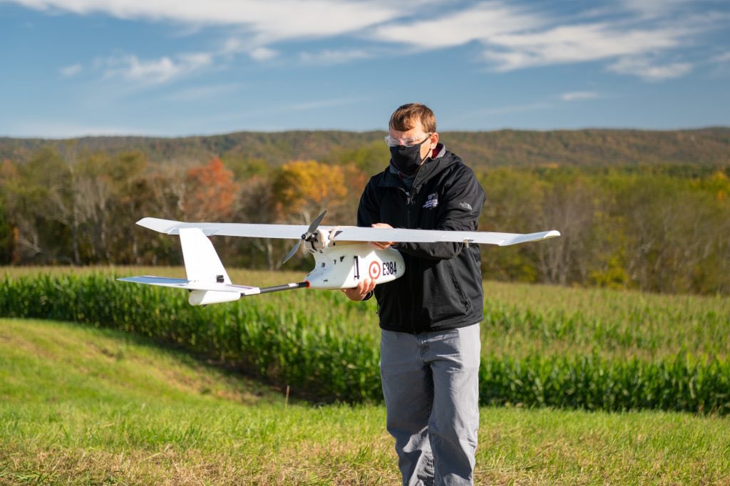 FAADroneZone's tweet photo. .@MAAPUAS demonstrates high-density drone operations and strategic separation for future Unmanned Aircraft System Traffic Management (UTM). Watch: In the aftermath of a major storm, eight operators controlling 12 drones want to deploy them. #UPP2 
https://t.co/QDQcyGPPz8 https://t.co/1KpRfGawYV