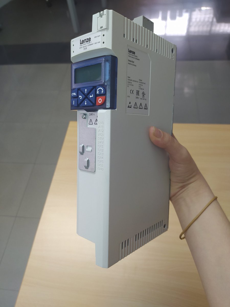 EMIPowertek's tweet photo. Comprometidos con ofrecerte siempre la mejor calidad en productos, tenemos para ti Variadores de Frecuencia de la reconocida marca Alemana #lenze. 

🔹Modelo i500.

‼️Disponible para entrega inmediata ‼️

Para más info, escríbenos al privado y  te atenderemos con gusto. https://t.co/2imz5ET07A