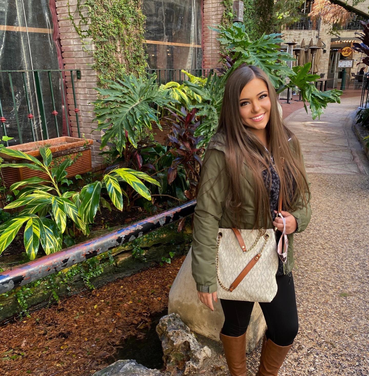 𝙲𝚘𝚞𝚛𝚝𝚗𝚎𝚢 • on Twitter "Visited the Riverwalk in San Antonio today