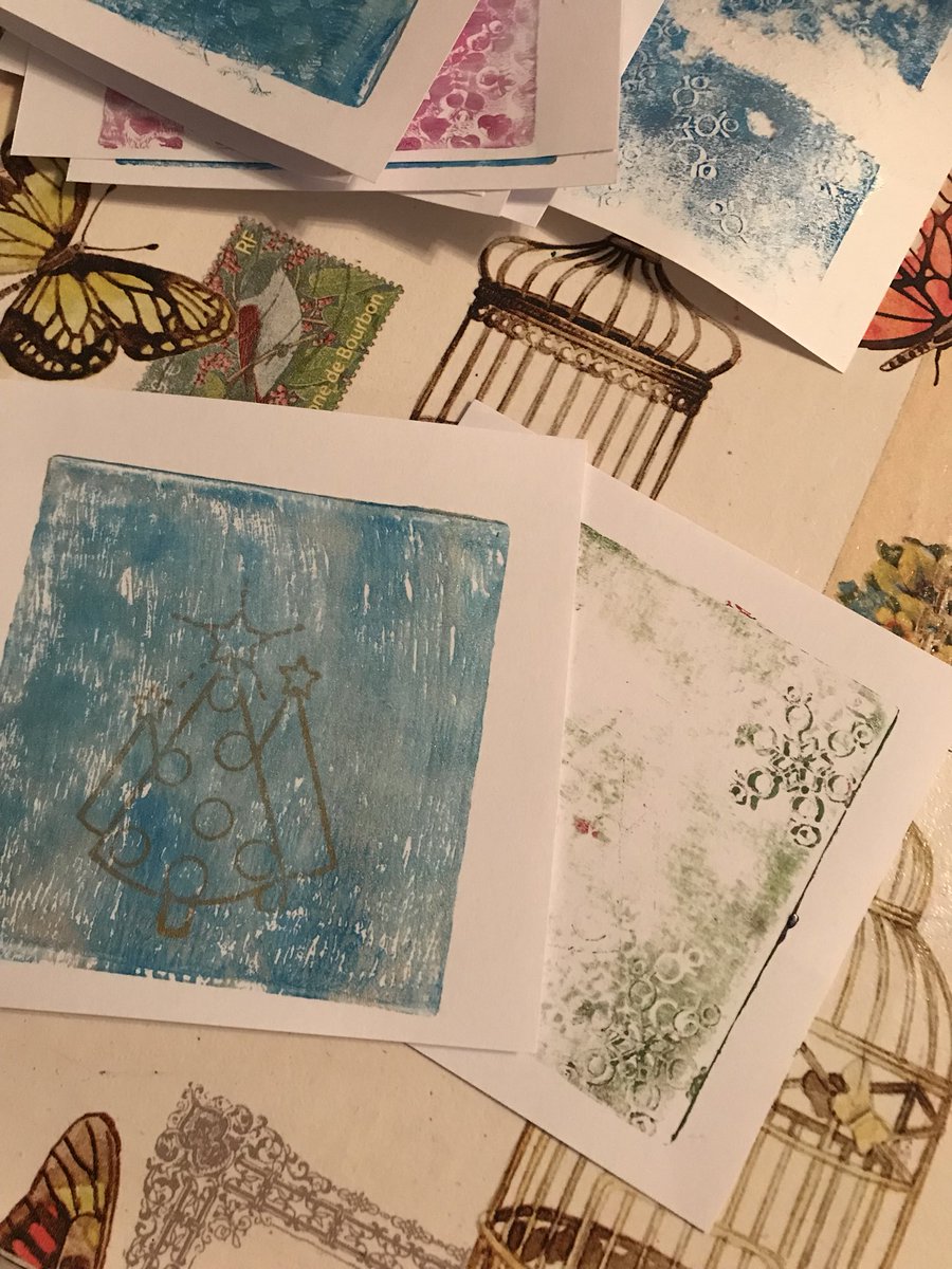 PW_Creations's tweet photo. #gelliprint #christmascards #backgrounds #handmade #unique #snowflakes #trees https://t.co/aHx8DQzJ0N
