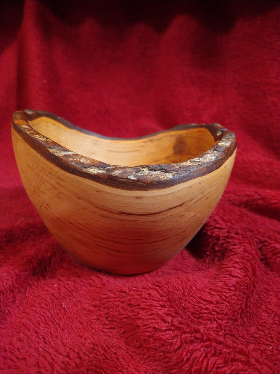 OTurnings's tweet photo. Excited to share the latest addition to my #etsy shop: Live Edge Spalted Ash, wood bowl/ wooden bowl / hand turned bowl / hand made bowl https://t.co/utfOxvcGfy #brown #beige #bedroom #countryfarmhouse #fruitdish #ash #woodenbowl #keydish #woodbowl https://t.co/h2F05KQ1Gh