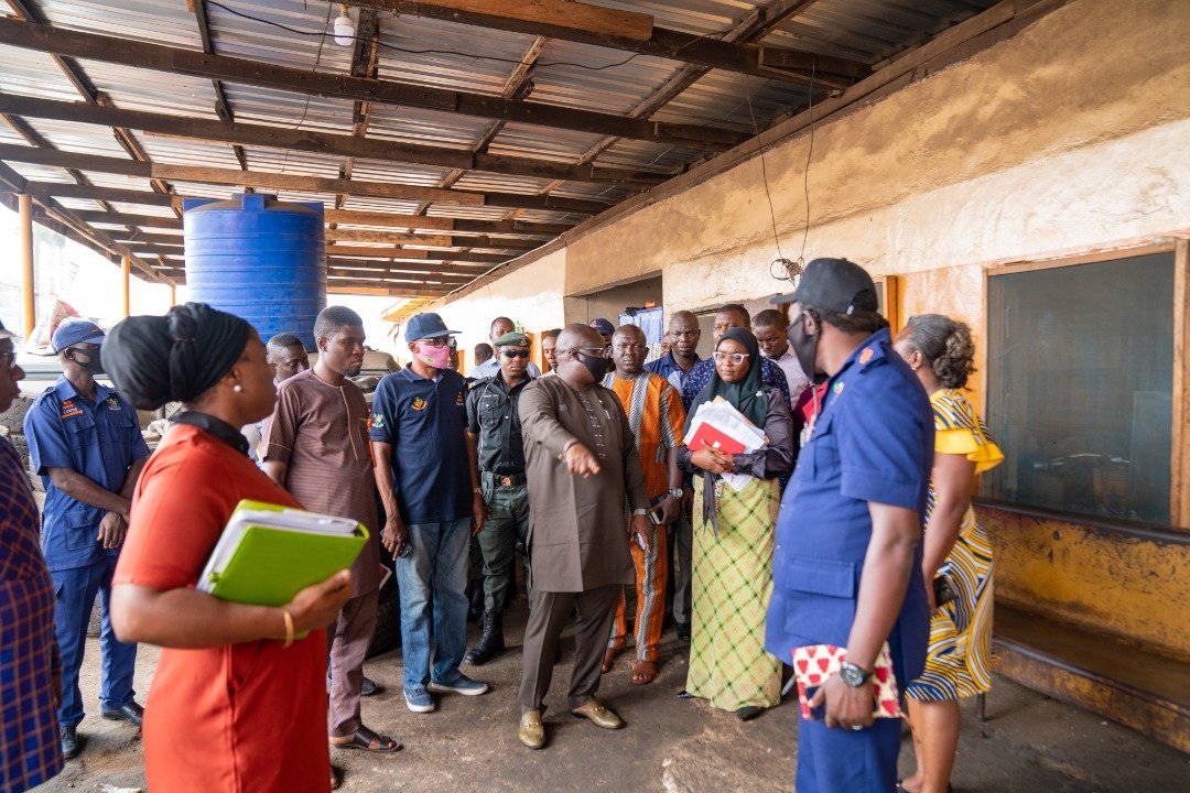 Lawma_gov's tweet photo. Together, we will achieve a healthier and sustainably cleaner environment.

#LAWMA
#KeepLagosClean
#ForAGreaterLagos https://t.co/Fte0a2jamT
