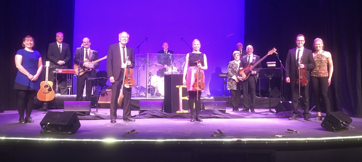 gbyersfish's tweet image. ⁦@gbyersfish⁩  Full cast pic. Just finished virtual #beckettfamily 20th anniversary new year’s eve show.  ⁦@RoxyOwenSound⁩ #stepdancing #canadianfiddles Tickets at roxytheatre.ca or call the Roxy box office ⁦@TracyMcNallySVE⁩