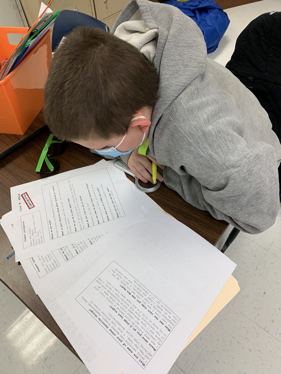 MrRileysRoom's tweet photo. Forgot to tweet this awhile back, but right before Thanksgiving our own @kellyvinesnash got kidnapped! Kids had to use inferences and draw conclusions to find the culprit! @ButcherGreene https://t.co/iWQcVSZ7s5