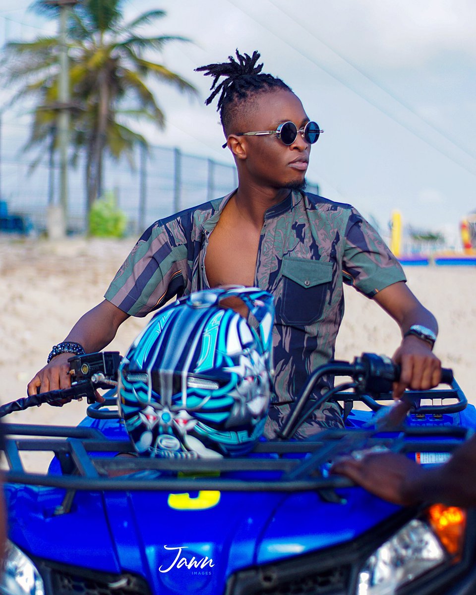 BONUS TRACK• Laycon is one the front page of business News..• Alake confirms that Laycon is resting after much stress.• Some pictures of Laycon graced our screens today.. • Don't forget to pray for Laycon.