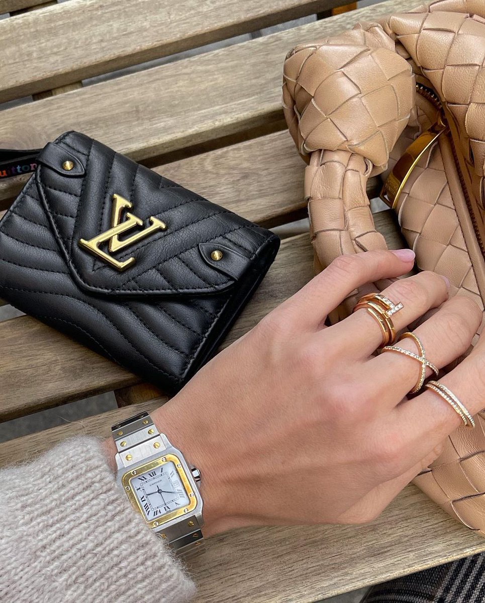 Still searching for the perfect gift for the holidays? Look no further! Jelena Marina has curated an edit of her favorite holiday gift ideas from Rebag ✨
Start shopping at the link in bio