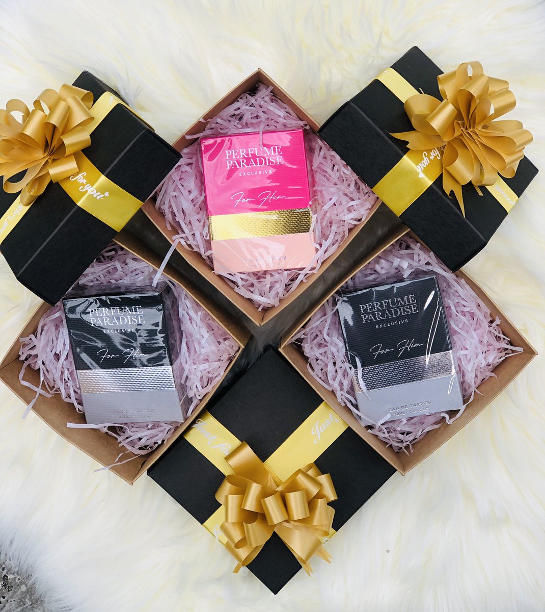 cikiera6's tweet photo. Ehh bukan #lokalmunchies je acik buat gift box perfume pon ada 😍 dari seorang adik buat abg &amp; mak🥳 tq dear https://t.co/M9te9NfuTR