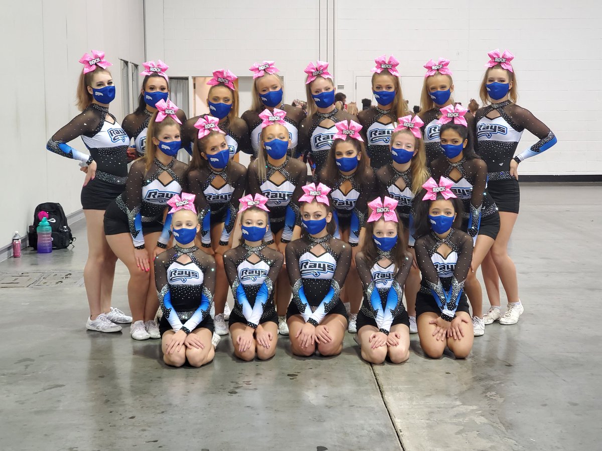 Rock_Rays1's tweet photo. 💗The pink bows are headed to summit 🎀#battleunderthebigtopchamps #summitbound https://t.co/n9qi9xmTEv