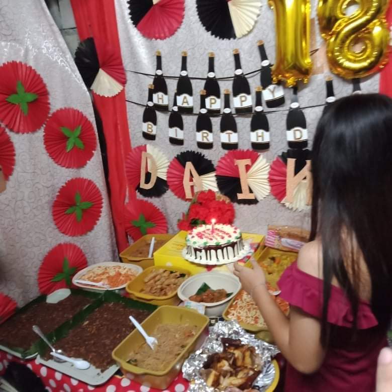 DDelazerna's tweet photo. 18th🥺 https://t.co/fmPjqXhK9X