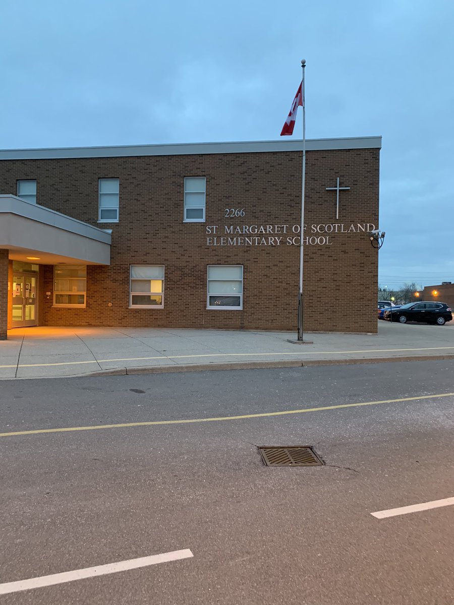 sandra_donaghue's tweet photo. The final work Monday of the 2020 year started with an incredible sense of excitement of the week ahead &amp; the upcoming Christmas 🎄 break #DeterminedDecember has me feeling Blessed to be working &amp; part of such an INCREDIBLE school community #gratitude https://t.co/OI9O9hv4gd