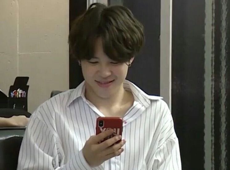 | el modo en el que tengo tres vampiros y todos con la cara de Taehyung