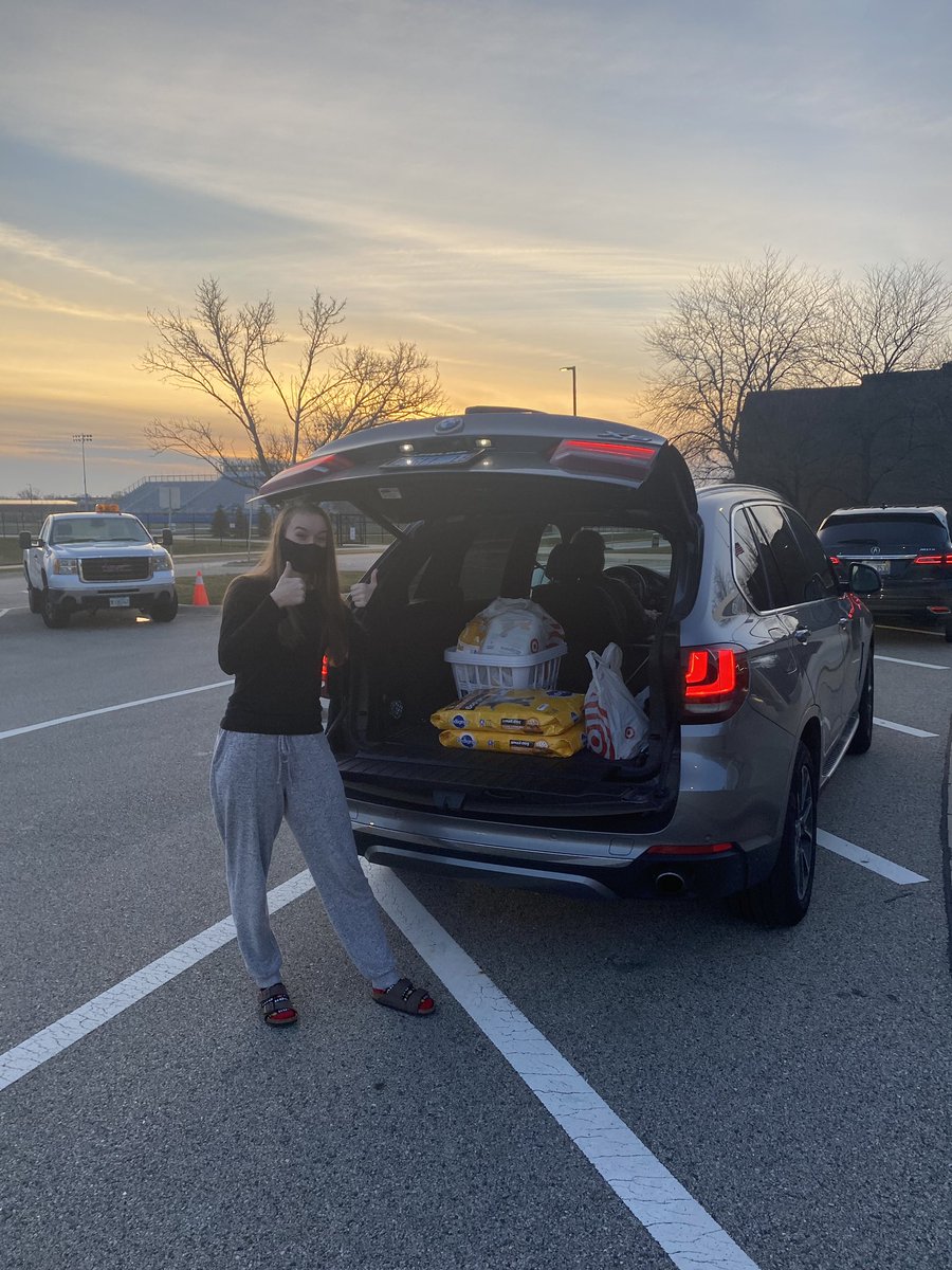 LZHSStudCo's tweet image. We are loving all of our donations we keep getting😍😍 special shout-out to colorguard team for making a huge appearance on friday!! @LZHSColorGuard we appreciate you 💙 @GalltKelley @D95SocialMedia @ErinDeLuga @LZHSBEARS