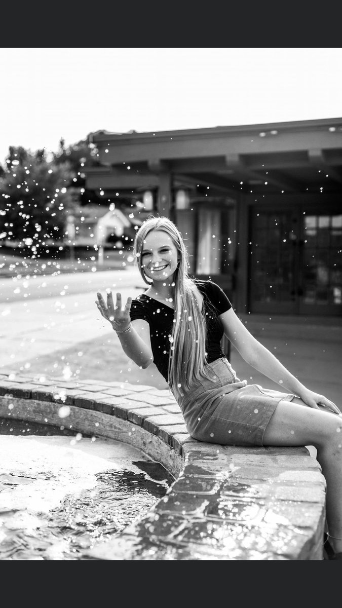BraydynSmith's tweet photo. is it too late to be a freshman again?🥺 https://t.co/V5cxENUdzD