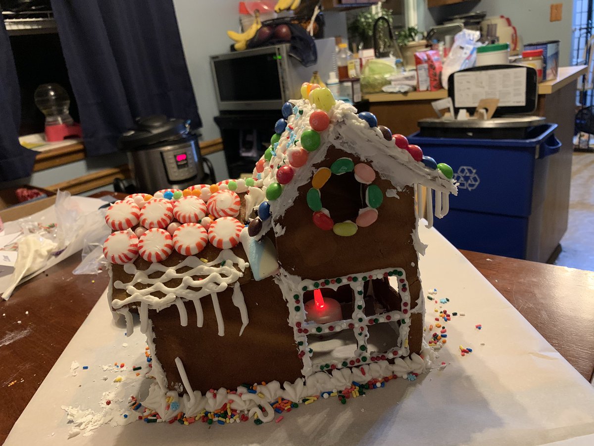 nerdiraven's tweet photo. @nicolebyer We #nailedit we needed an engineer to help us keep it together for decoration and a marshmallow to plug the hole in our roof. https://t.co/A5g9N3rOsg