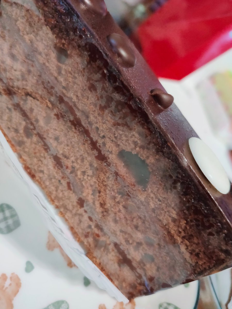 黒うさぎ Cafe Patisserie Ninoのケーキ 美味しかった ショートケーキ とザッハとイチゴとピスタチオ 息子3人で頂きました 半田市 ケーキ