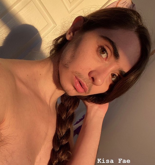 My loudest haters always talk shit about my facial hair, but my most generous fans are crazy about the<a href="/tag/facefuzzfanclub"class="tags"><span>#facefuzzfanclub</span></a>