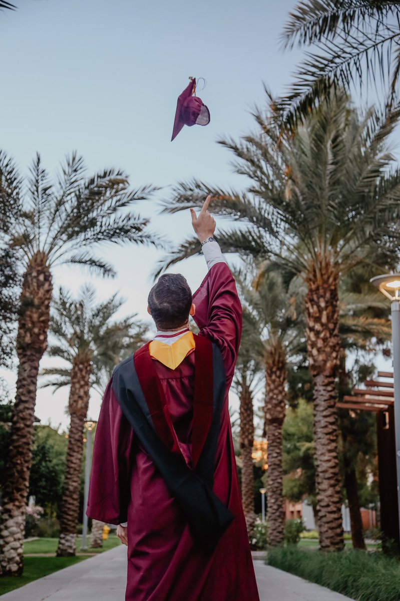 FrankieMcLister's tweet photo. Today, I become a 2X @Cronkite_ASU #SunDevil as I graduate with a masterโs in Mass Communication ๐ฑ
I am so thankful. Juggling this amidst a move, new job, wildfire, pandemic & election is now for the BOOKS!
See you tomorrow on @KVOA ๐ต๐ช๐ผ
#ASUgrad #CronkiteNation #DoubleDevil https://t.co/eEEfqq9EjU