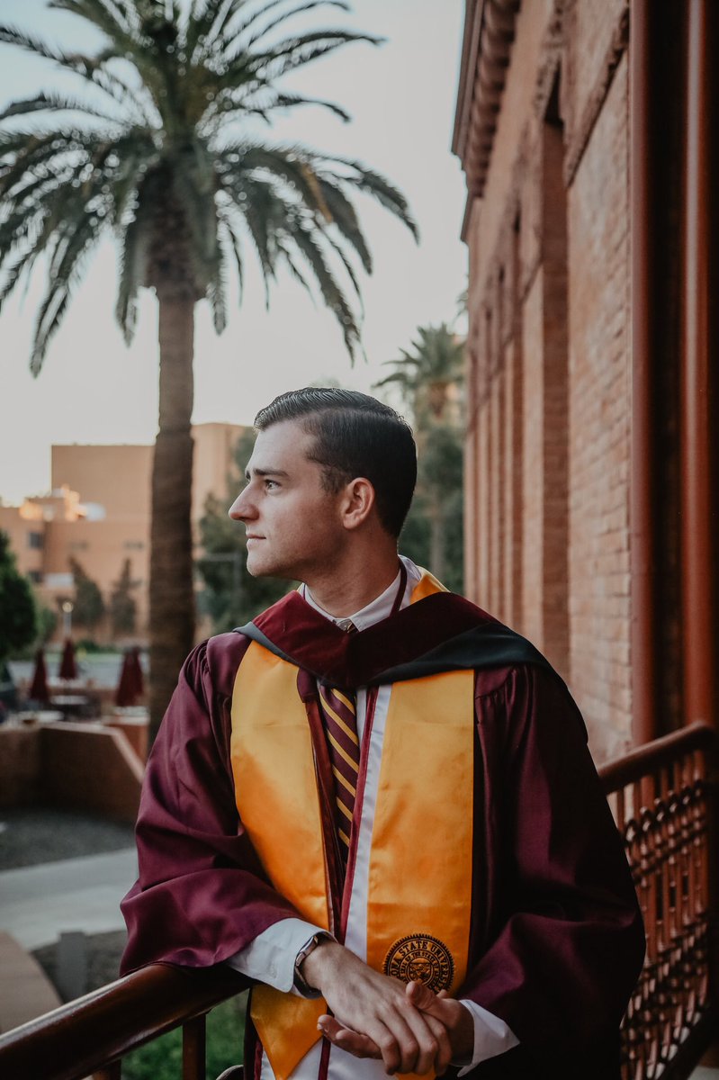 FrankieMcLister's tweet photo. Today, I become a 2X @Cronkite_ASU #SunDevil as I graduate with a masterโs in Mass Communication ๐ฑ
I am so thankful. Juggling this amidst a move, new job, wildfire, pandemic & election is now for the BOOKS!
See you tomorrow on @KVOA ๐ต๐ช๐ผ
#ASUgrad #CronkiteNation #DoubleDevil https://t.co/eEEfqq9EjU
