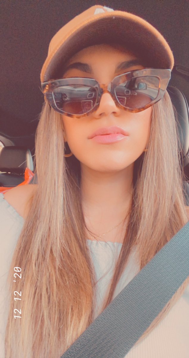 NikSanchez10's tweet photo. Gets super ready to be in the car. #2020flex https://t.co/qes2lMwLrY