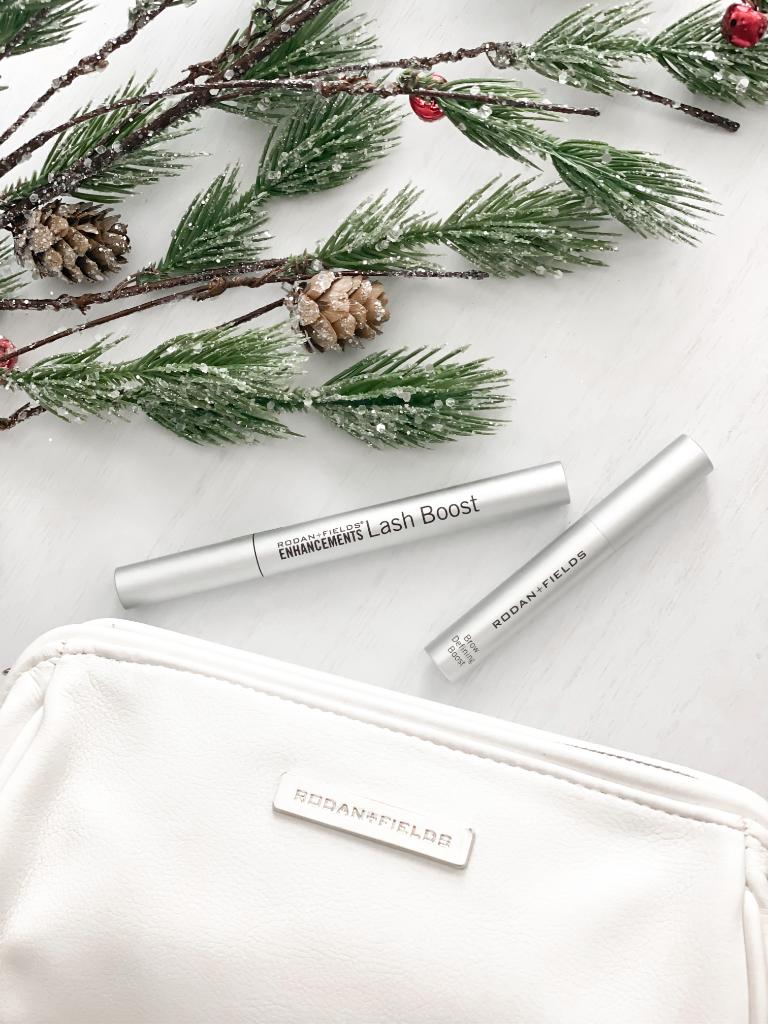 RodanFieldsHQ's tweet photo. Give them a gift they can't keep their eyes off of 👀 . The #LashBoost + #BrowDefiningBoost make the Merry + Bright Eyes Set the essential present for the beauty maven & natural beauty gal alike. Get yours now for an added makeup bag! https://t.co/P8LP1I2rfP
📸 :Rachel Foster https://t.co/74KvjrSK5h